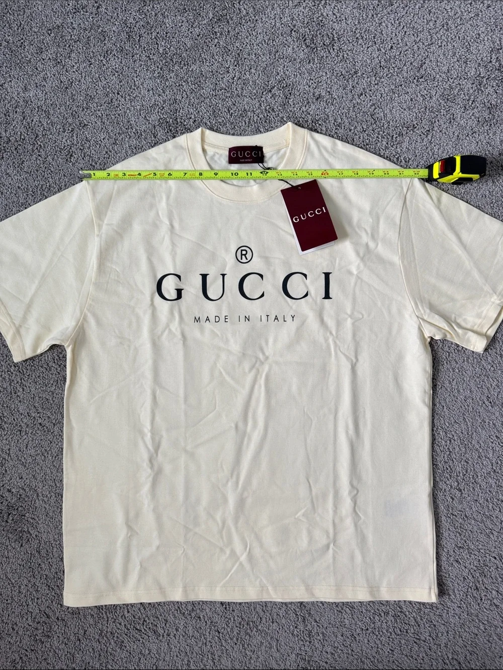 New Gucci Cream Short-Sleeve Logo T-Shirt with Black Print size XL USA Crewneck